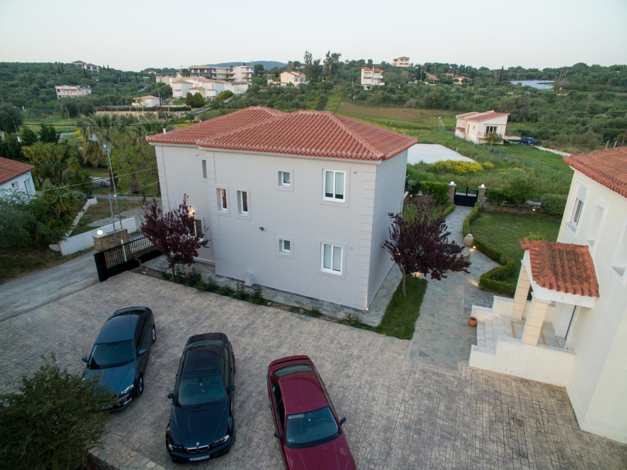 Enpy Aparthotel Finikounta Bagian luar foto
