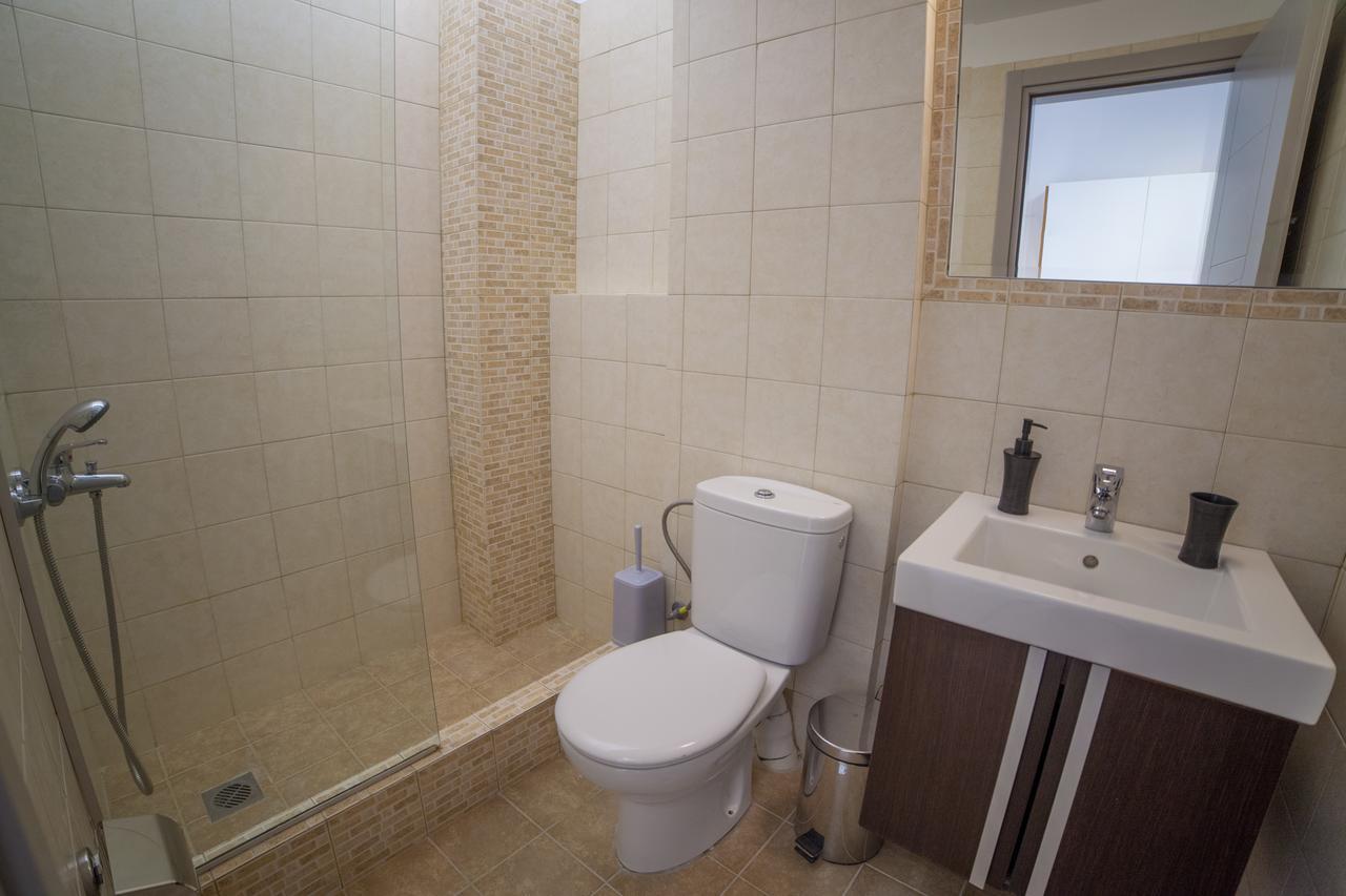 Enpy Aparthotel Finikounta Bagian luar foto