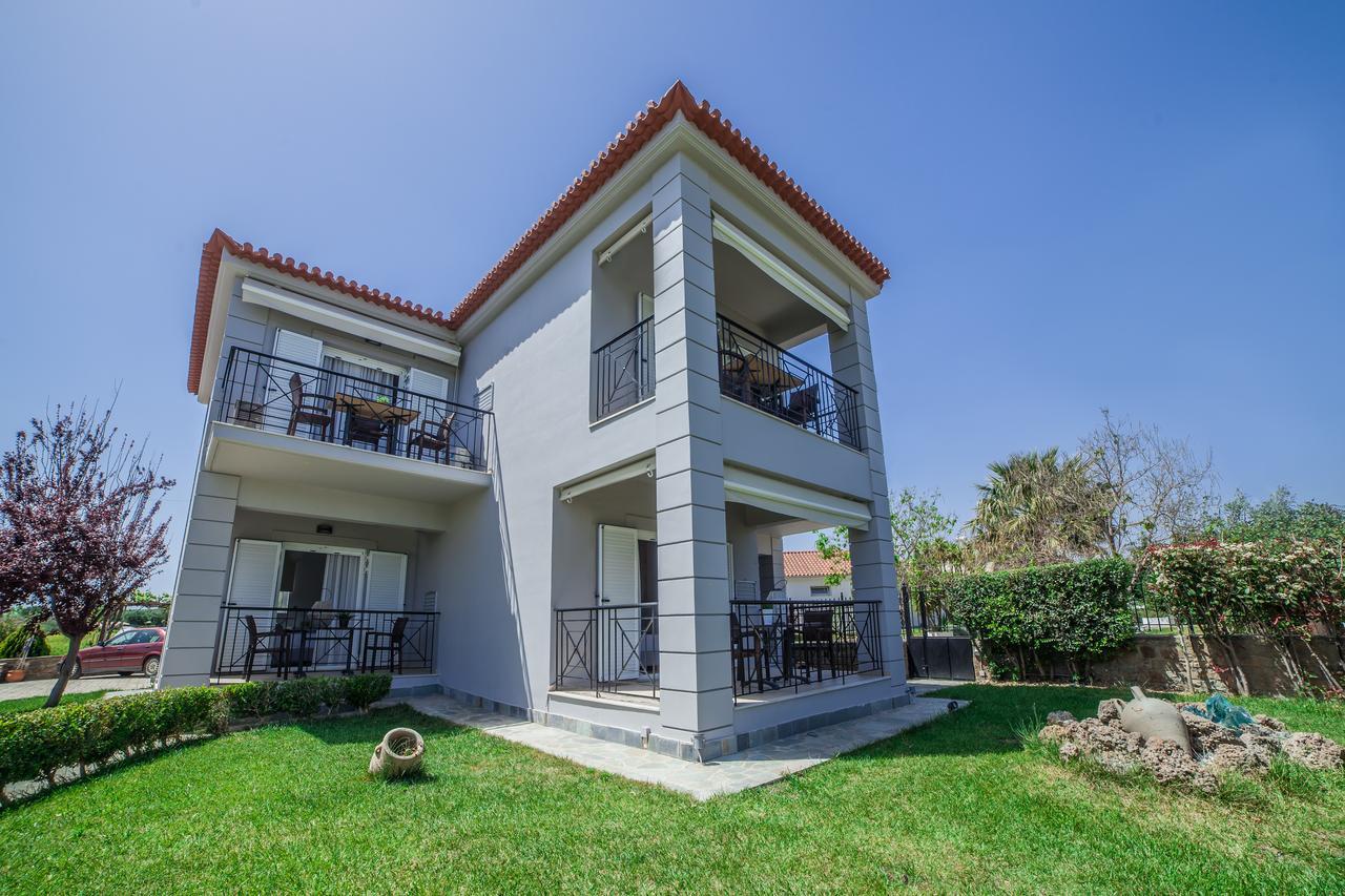 Enpy Aparthotel Finikounta Bagian luar foto
