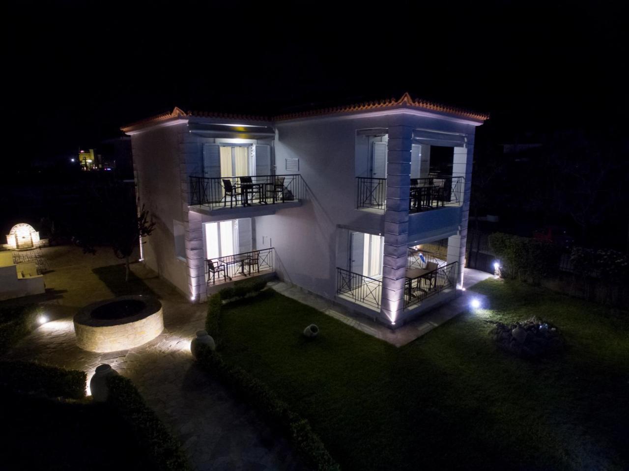 Enpy Aparthotel Finikounta Bagian luar foto